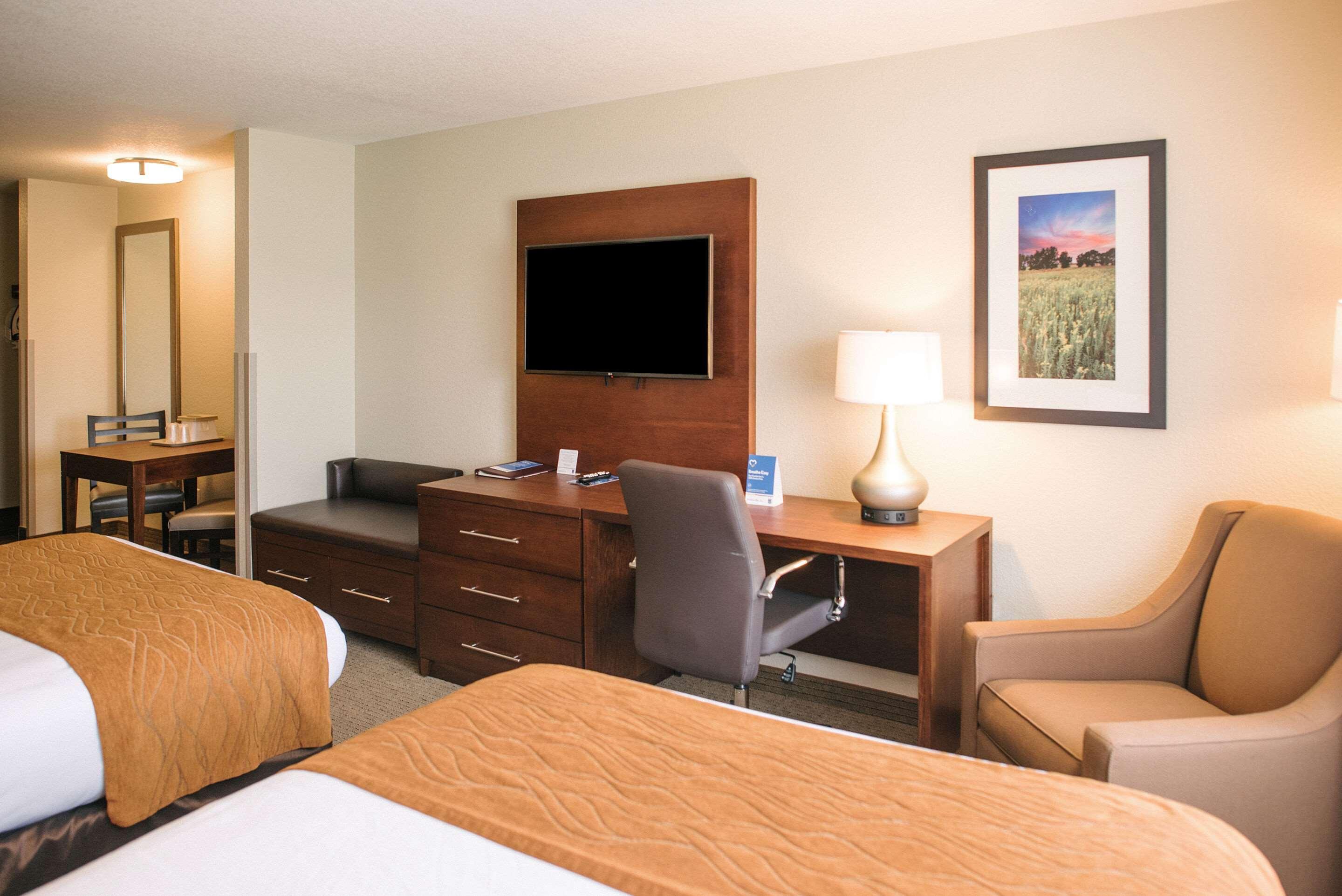 Comfort Inn & Suites Near Custer State Park And Mt Rushmore Экстерьер фото