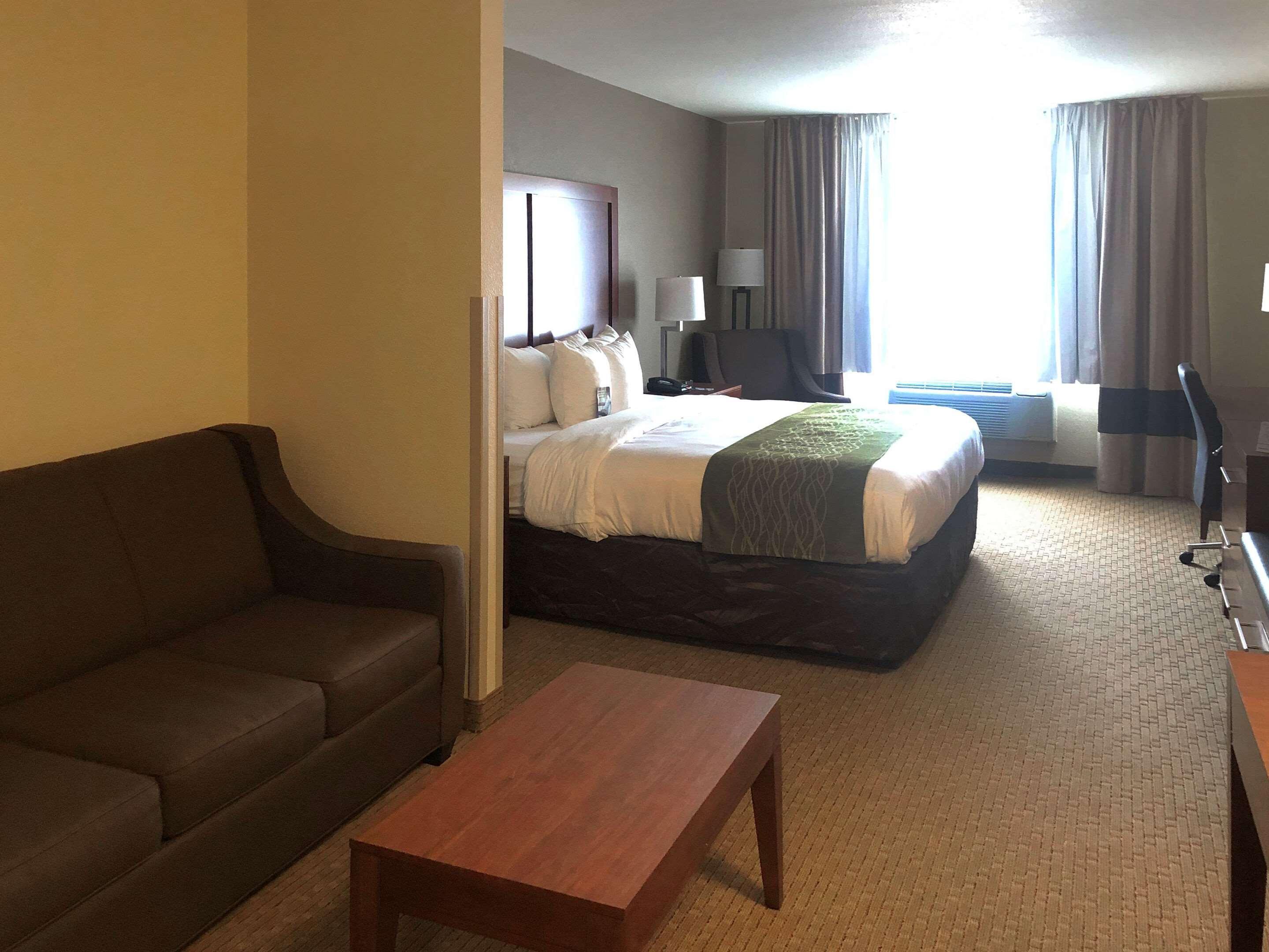 Comfort Inn & Suites Кастер Экстерьер фото
