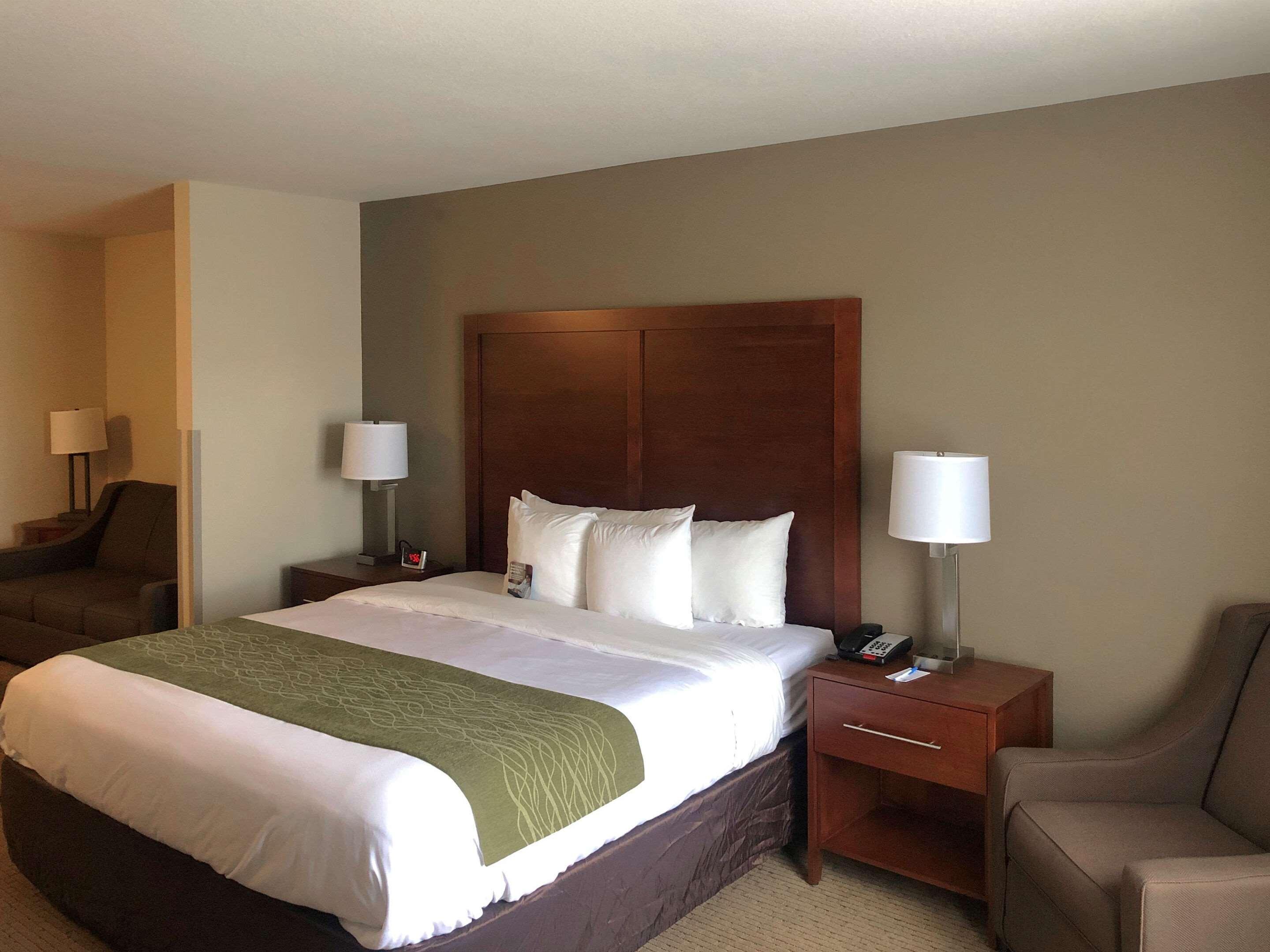 Comfort Inn & Suites Кастер Экстерьер фото
