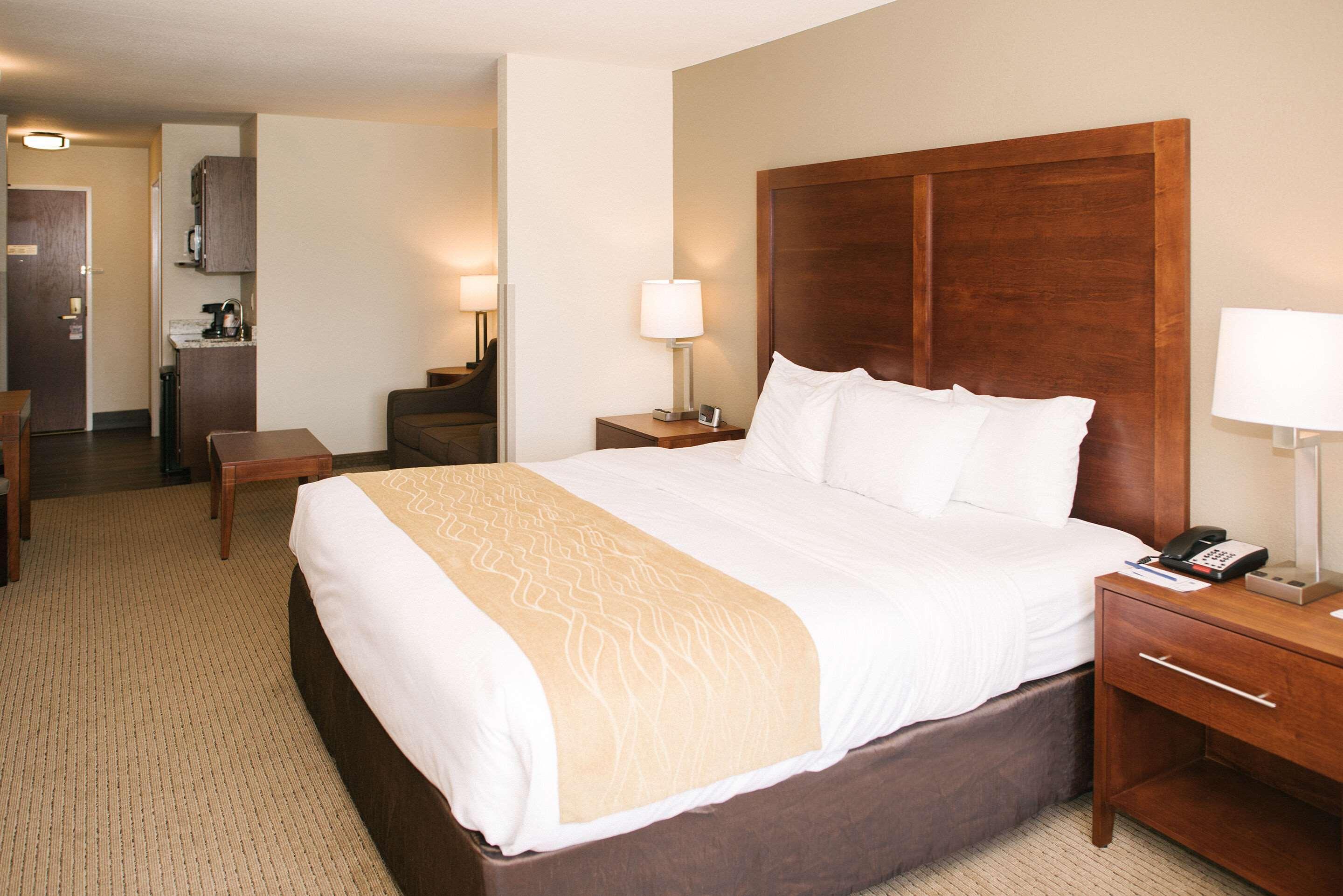 Comfort Inn & Suites Кастер Экстерьер фото
