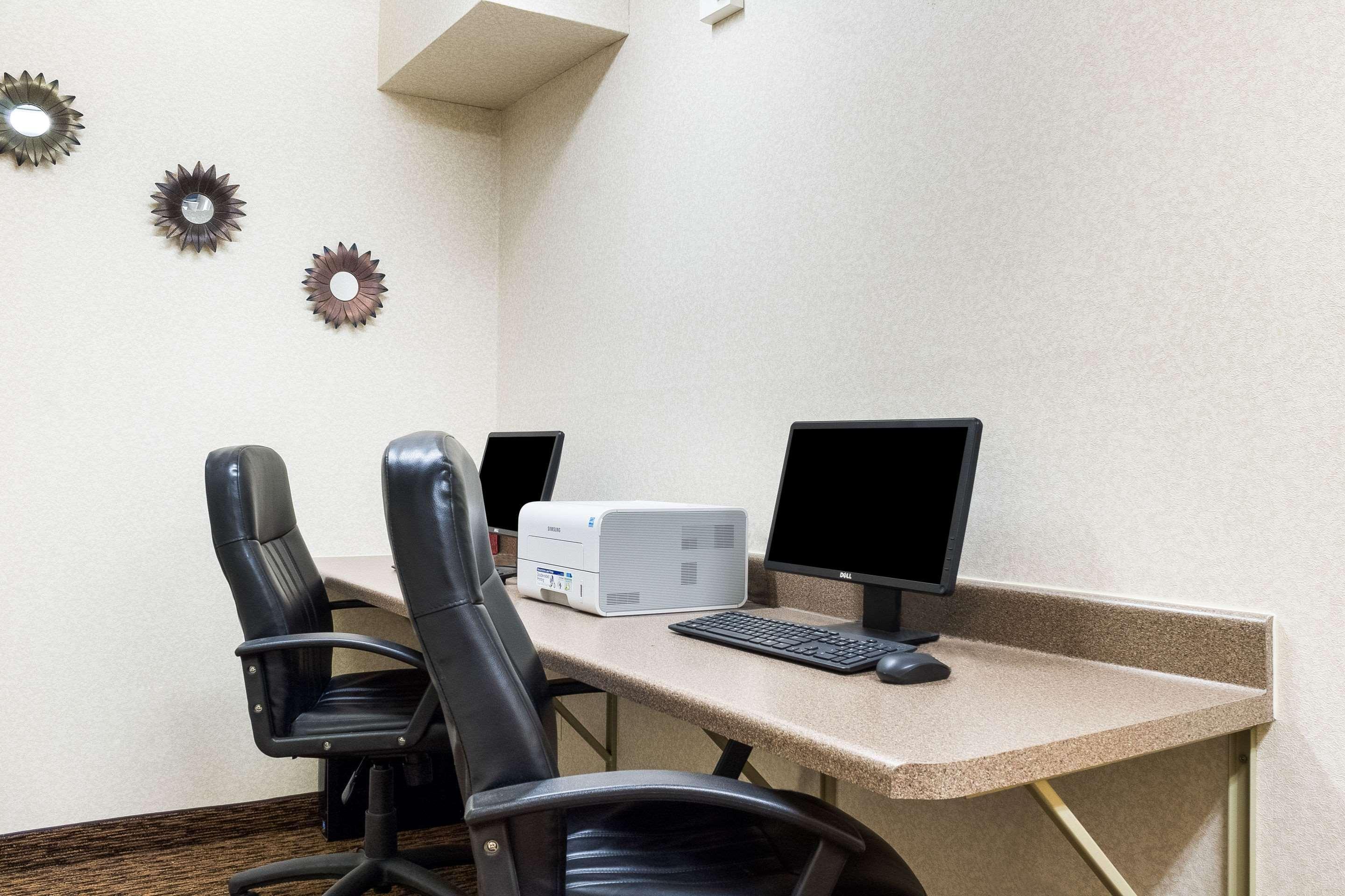 Comfort Inn & Suites Кастер Экстерьер фото