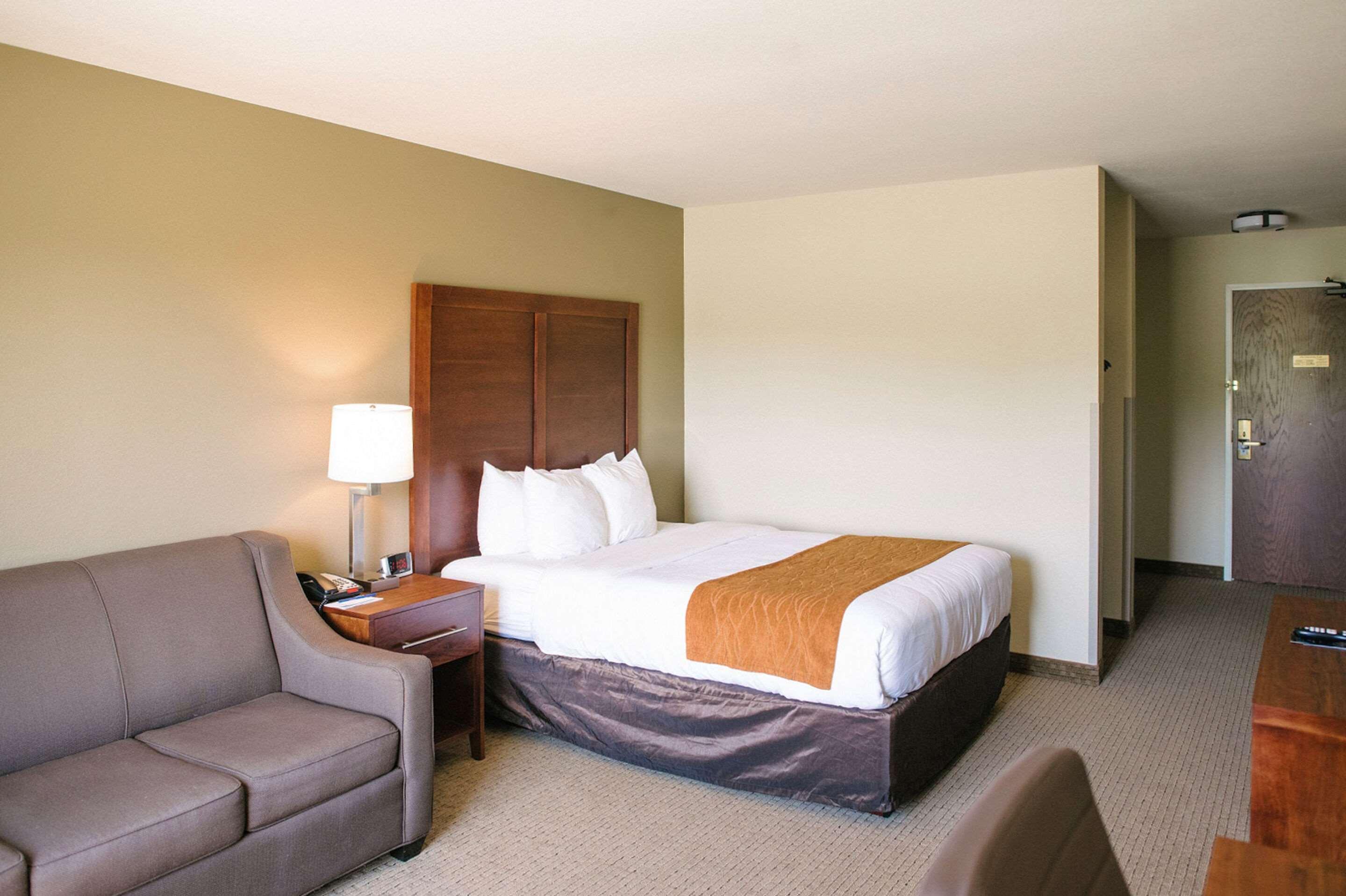 Comfort Inn & Suites Кастер Экстерьер фото