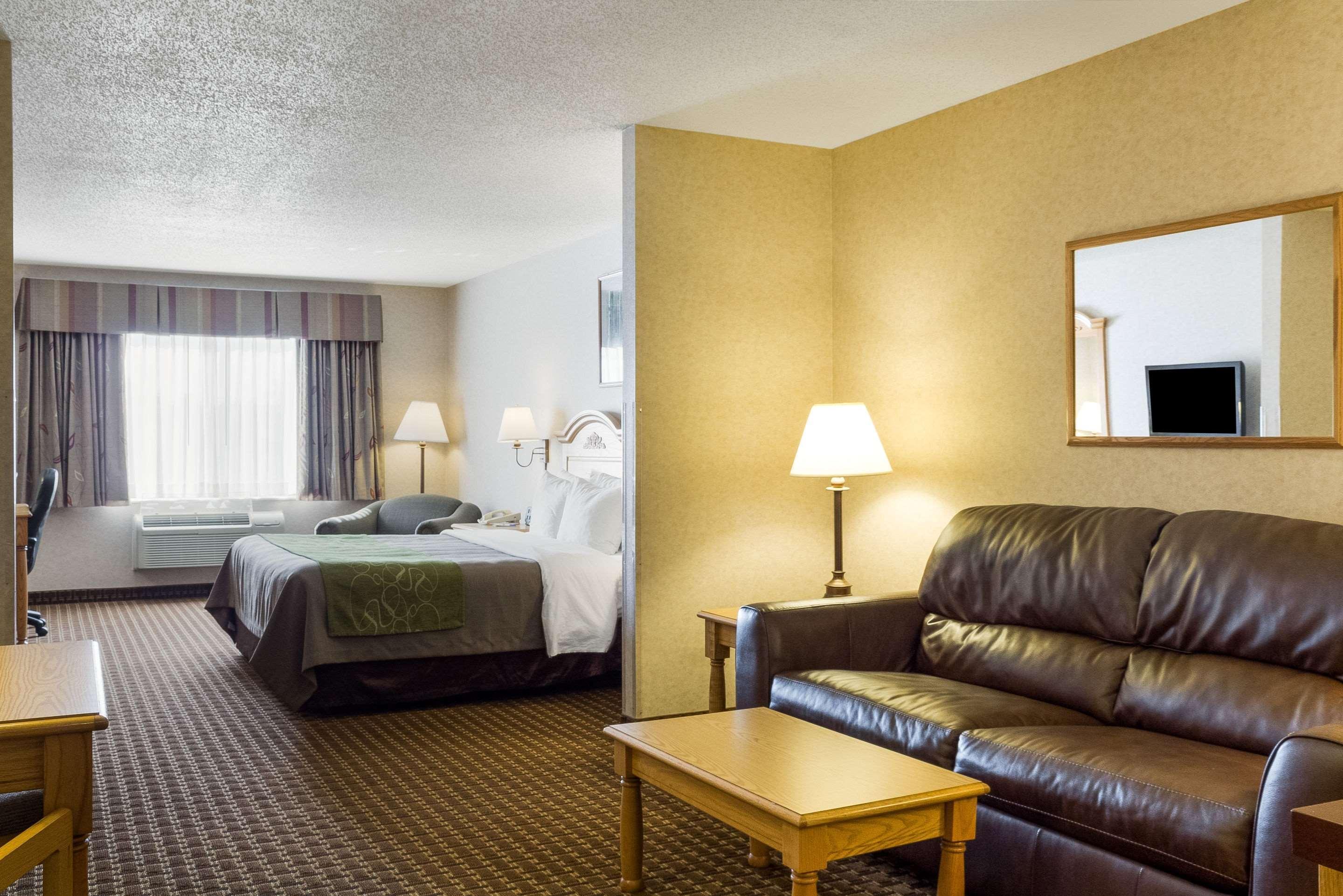 Comfort Inn & Suites Кастер Экстерьер фото
