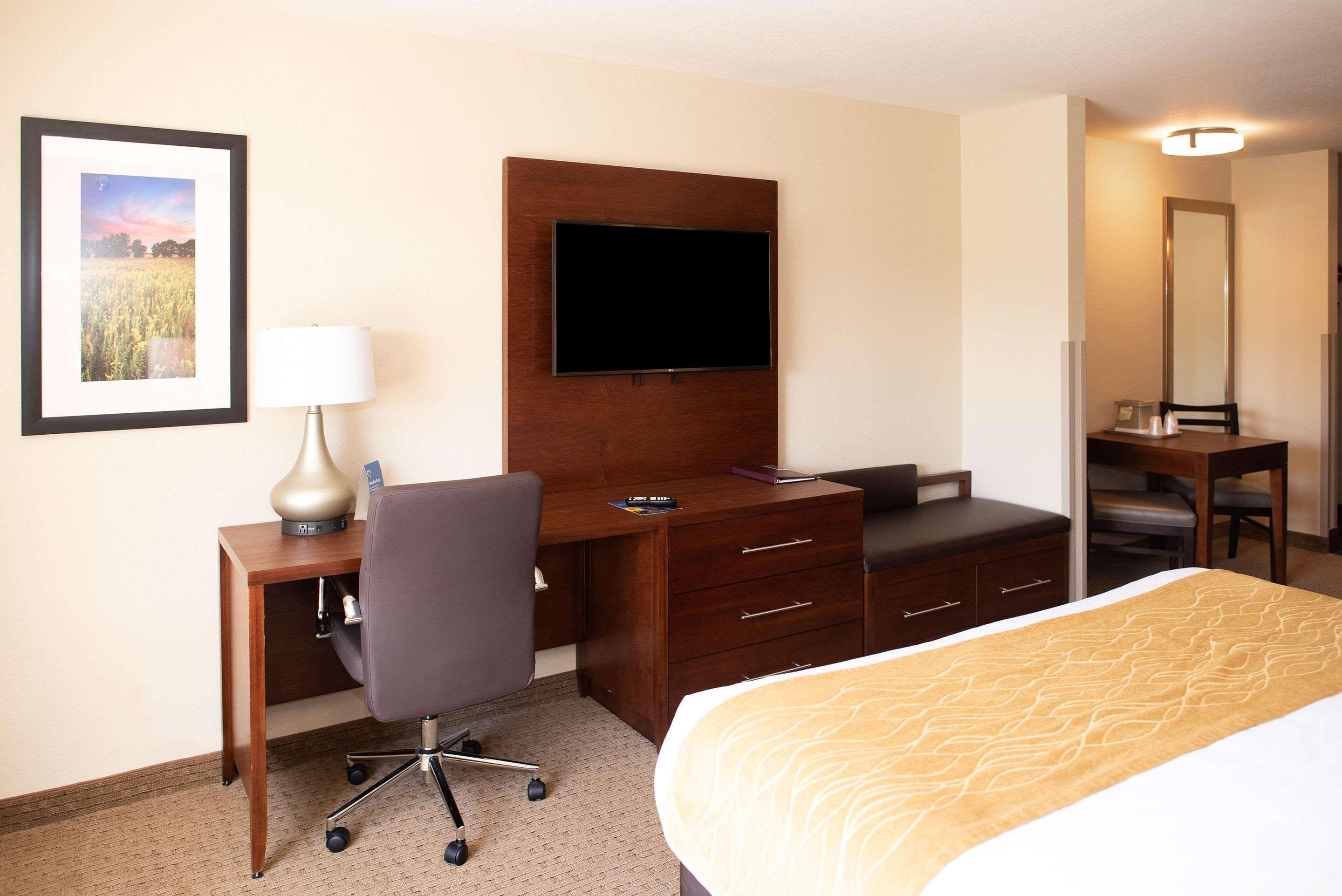 Comfort Inn & Suites Кастер Экстерьер фото